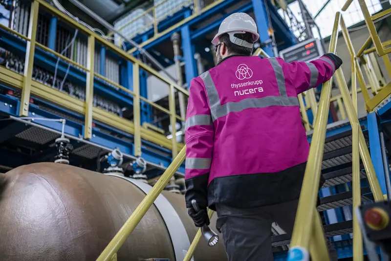 thyssenkrupp nucera employee in our Carbon2Chem facility 