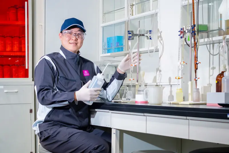 Alt text of background image missing - should be added.